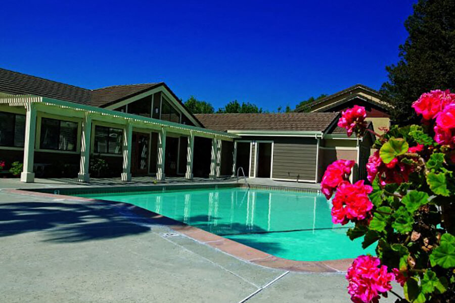 Belmont Apartment Homes photo 3